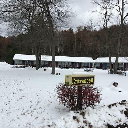 Warrensburg Inn & Suites - 6 Mi To Lake George Bagian luar foto