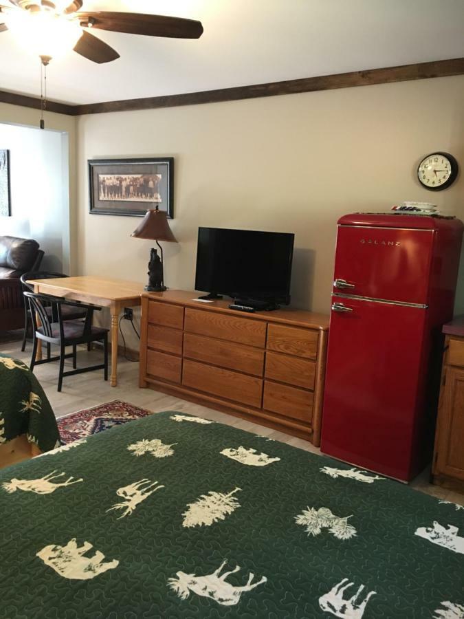 Warrensburg Inn & Suites - 6 Mi To Lake George Bagian luar foto