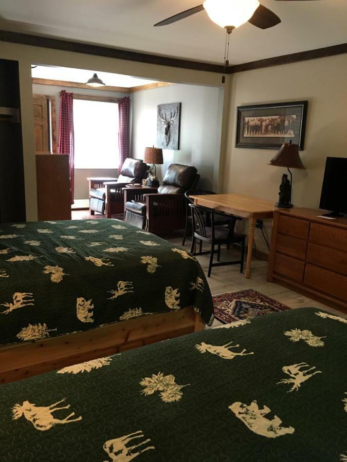 Warrensburg Inn & Suites - 6 Mi To Lake George Bagian luar foto