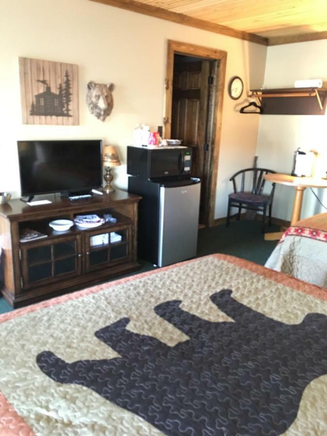 Warrensburg Inn & Suites - 6 Mi To Lake George Bagian luar foto