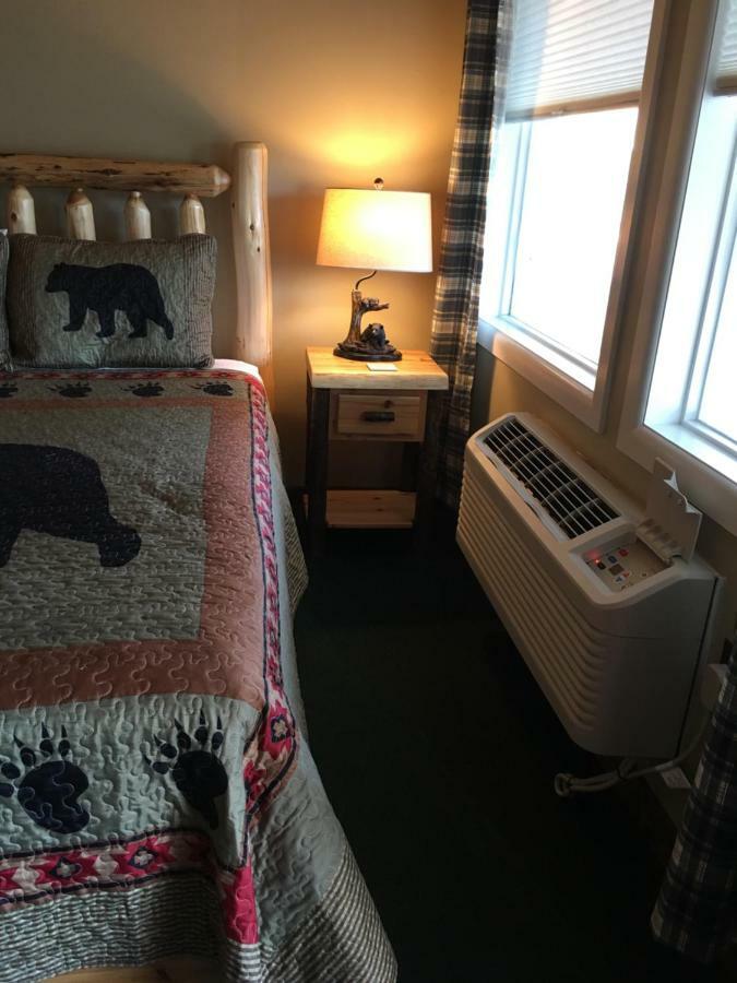 Warrensburg Inn & Suites - 6 Mi To Lake George Bagian luar foto