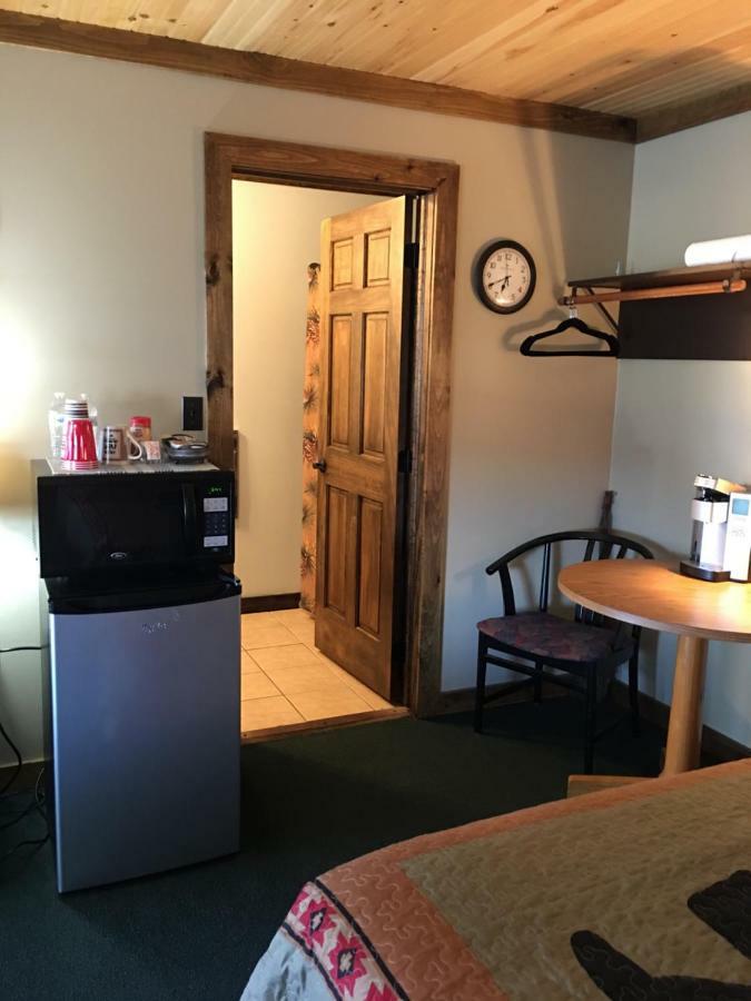 Warrensburg Inn & Suites - 6 Mi To Lake George Bagian luar foto